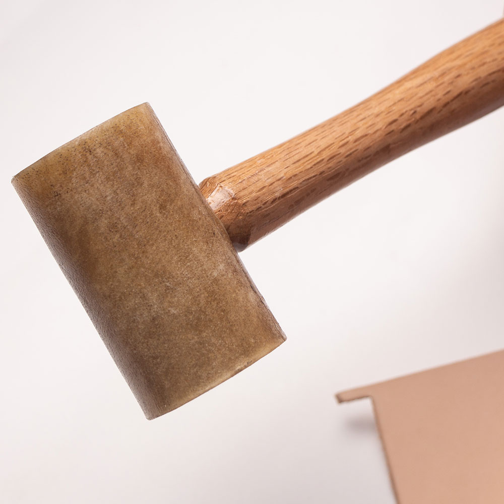 مطرقة جلدية من جلد البقر الخام - مراجعة Mallet Rawhide Craft وسعره